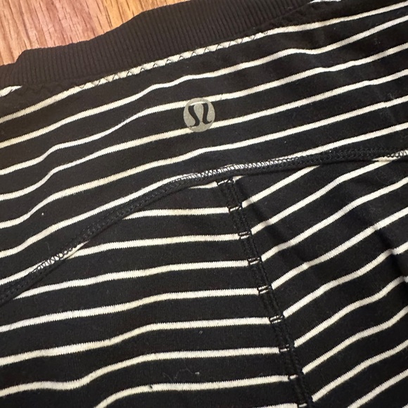 Lululemon Swiftly Tech Long Sleeve – Black & White Stripe, Size 6 - Picture 3 of 6